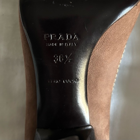 🤎SOLD🤎 Vintage Prada Heels - Picture 6 of 6